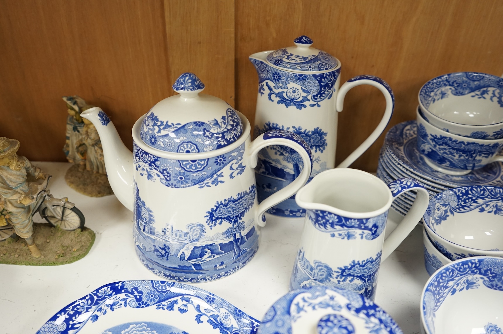 A quantity of Spode Italian dinner and tea ware to include cups and saucers, tea and coffee pot and side plates